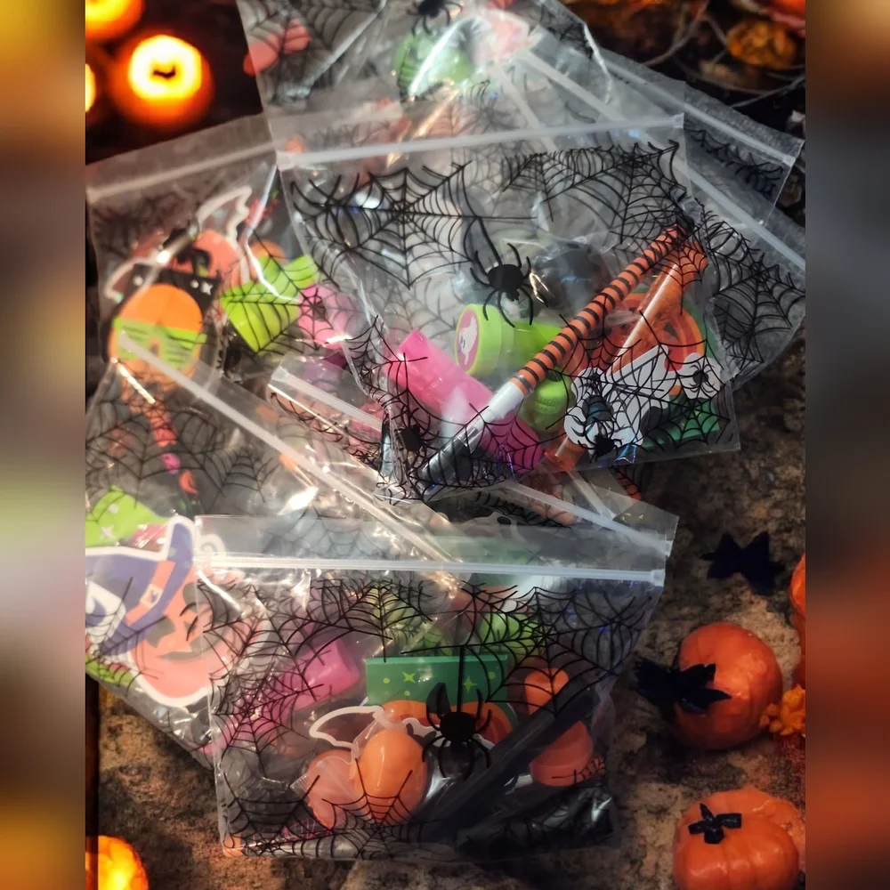 ☠️10 Quality Prefilled Halloween Spider Web Treat Bags That Kids Will Love🎃